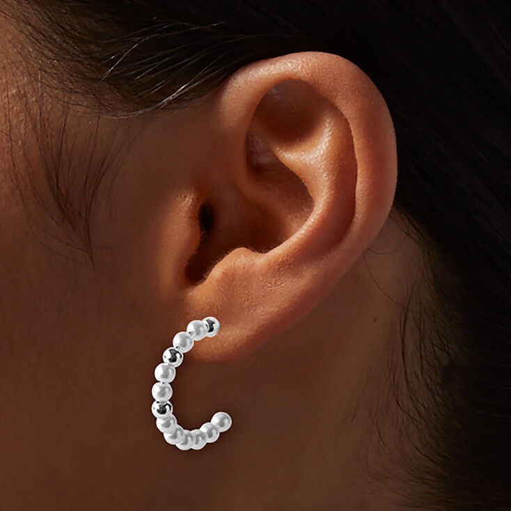 Boucles d&#39;oreilles empilables perle d&#39;imitation couleur argent&eacute;e - Lot de 10,