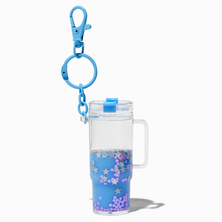 Porte-cl&eacute;s gobelet rempli d&rsquo;eau bleu,