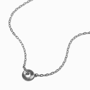 Collier &agrave; pendentif disque rigide couleur argent&eacute;e,
