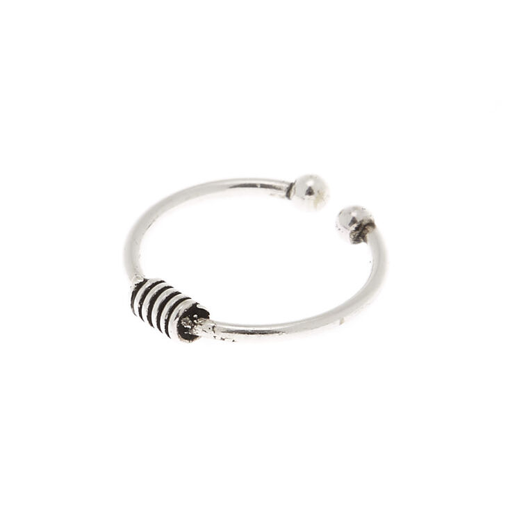 Claire's Faux anneau de nez torsadé couleur argenté