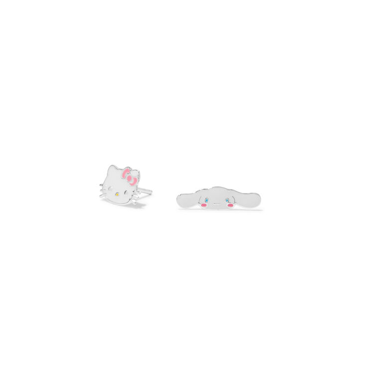Clous d&#39;oreilles couleur argent&eacute;e Hello Kitty&reg; and Friends Hello Kitty &amp; Cinnamoroll&trade; en exclusivit&eacute; chez Claire&#39;s,