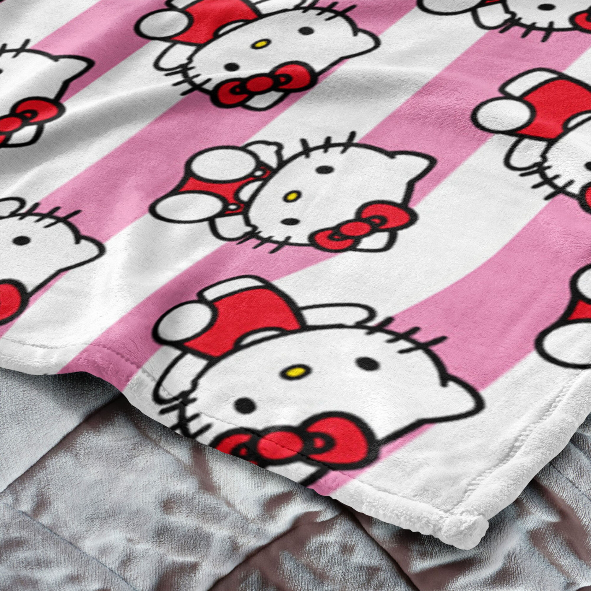 Hello Kitty® Bow & Stripes Silk Touch Throw (ds),