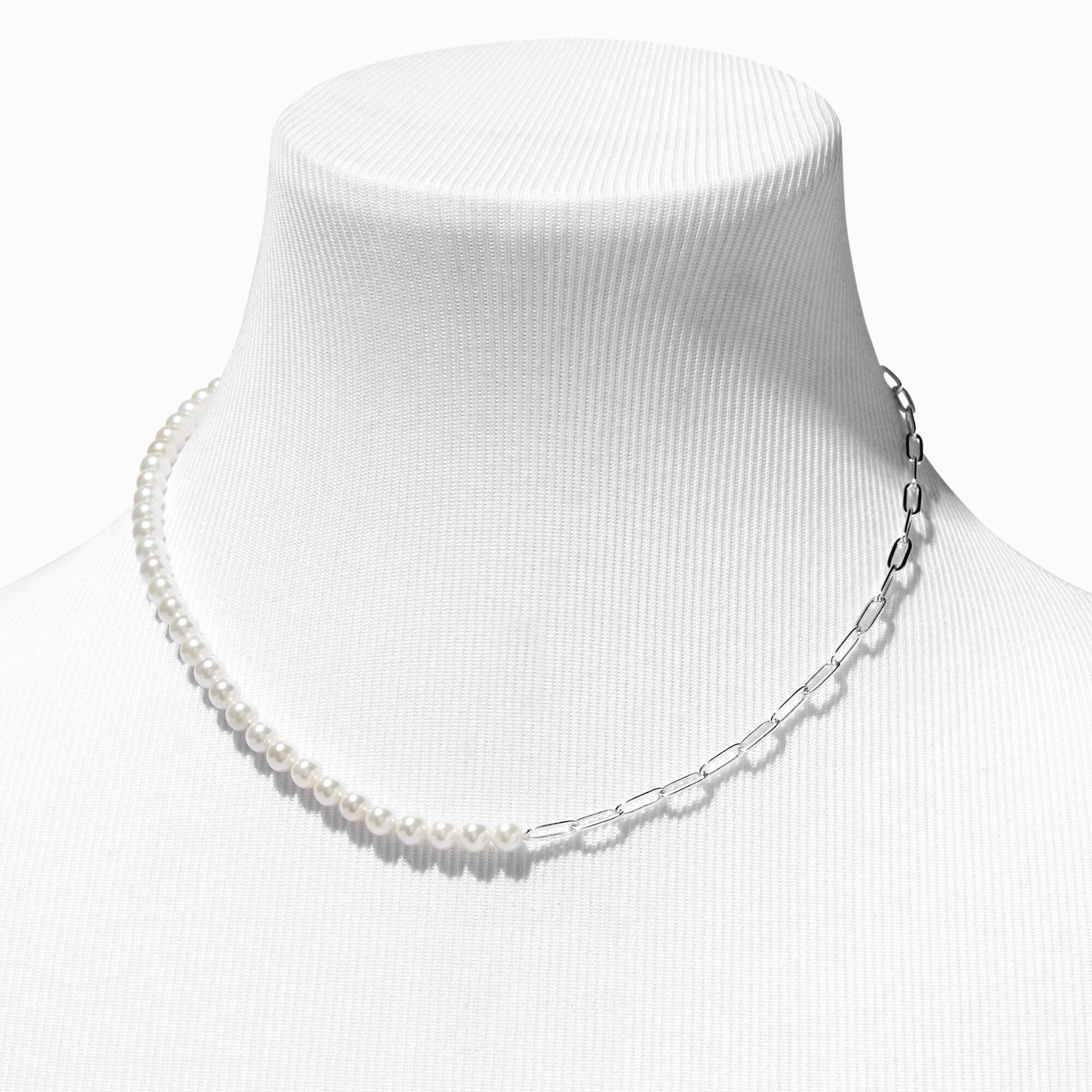 Claire's 2025 pearl necklace