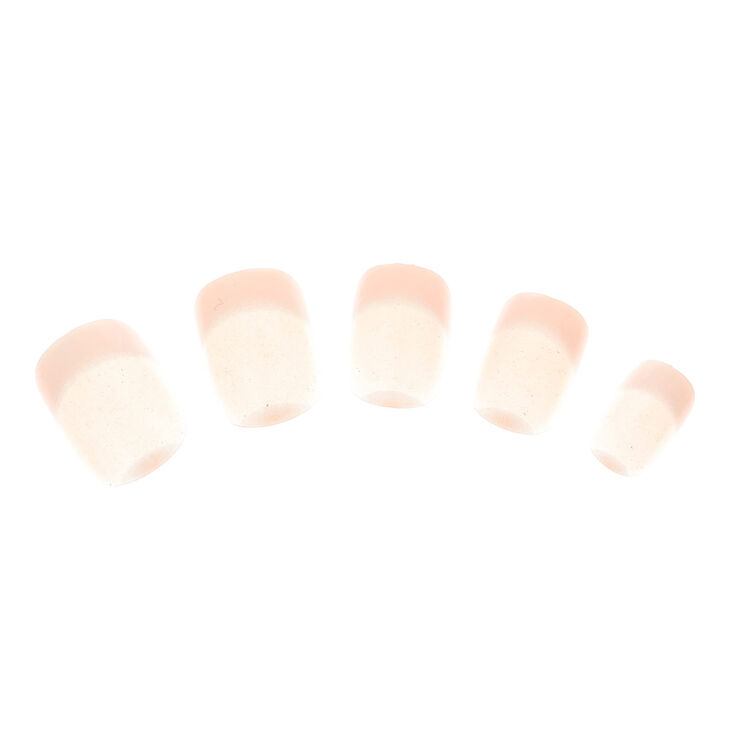 Lot de 24 faux ongles au rendu nacr&eacute;,