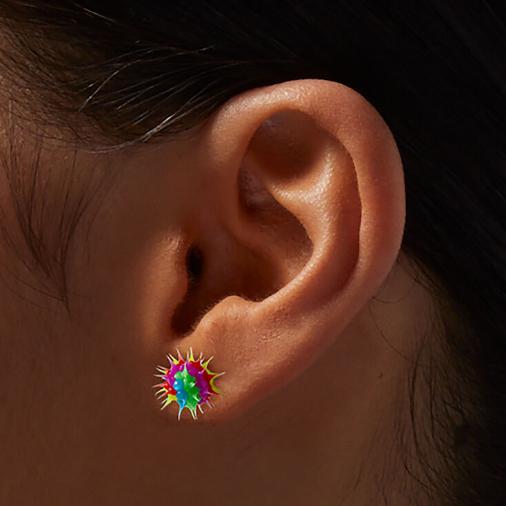 Clous d&#39;oreilles &agrave; pointes style rave arc-en-ciel,
