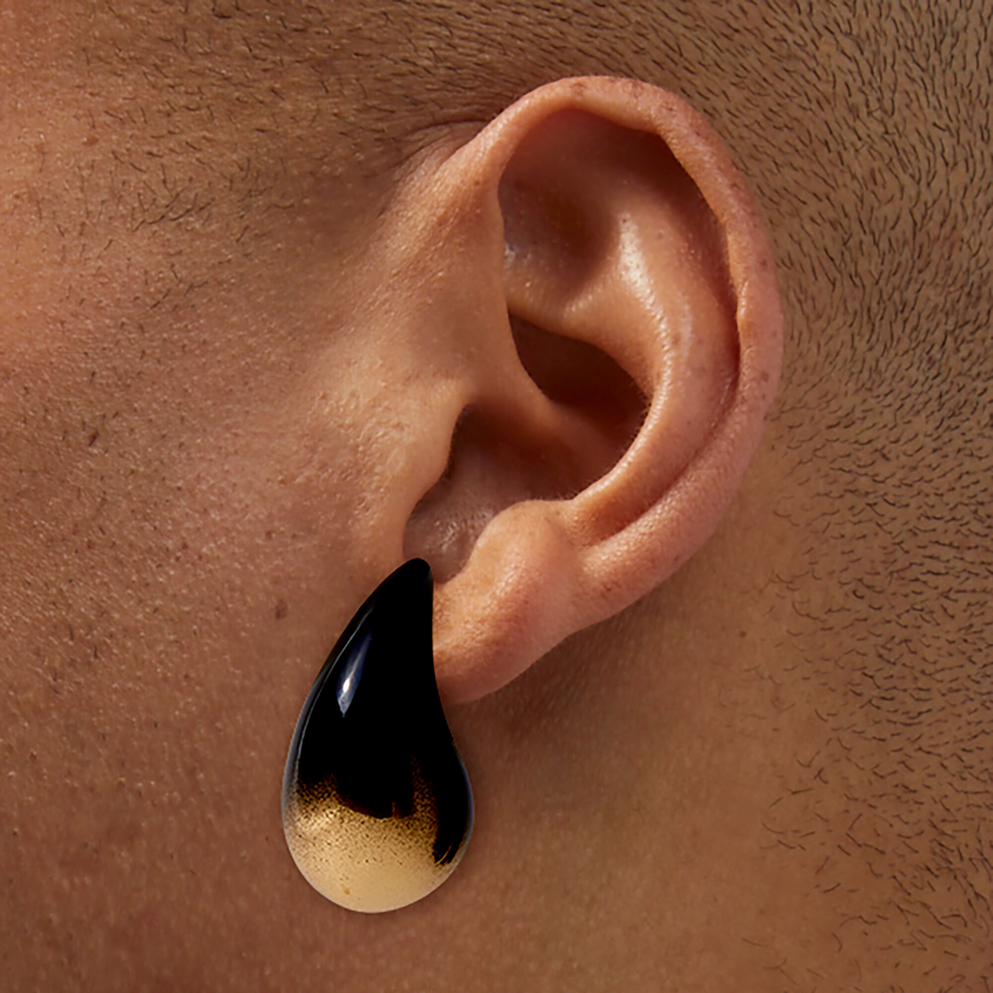 Black & Gold-tone Ombré Teardrop Stud Earrings,