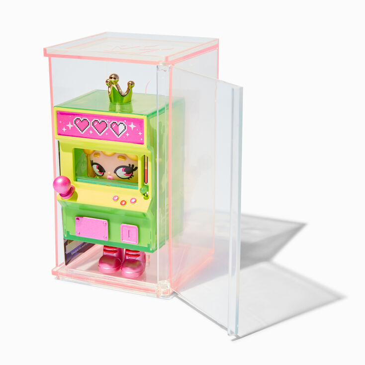XOX Kweenie&trade; Quirky Kweens Mystery Figurine Blind Bag - Styles Vary,