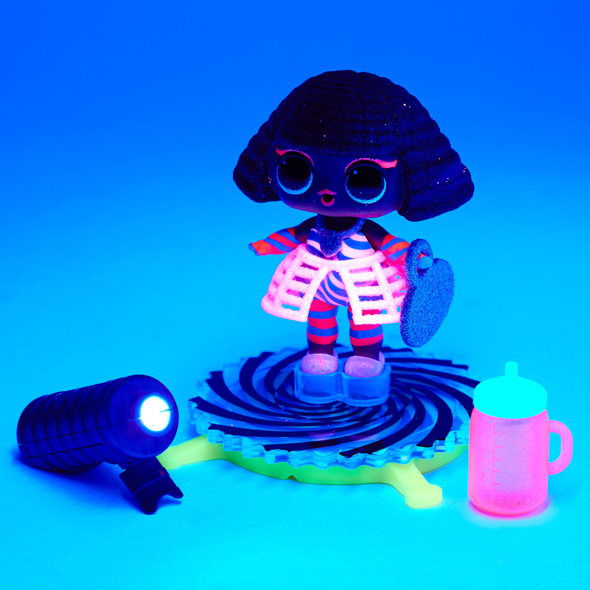 Lol surprise light ups hotsell blind bags