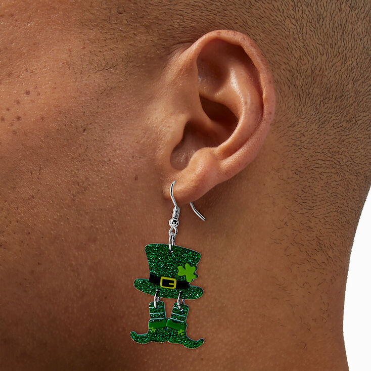 Pendantes paillet&eacute;es avec pieds qui pendillent et haut-de-forme de leprechaun pour la Saint-Patrick,