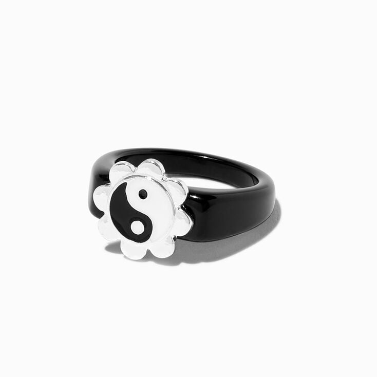 Black Yin Yang Daisy Ring,