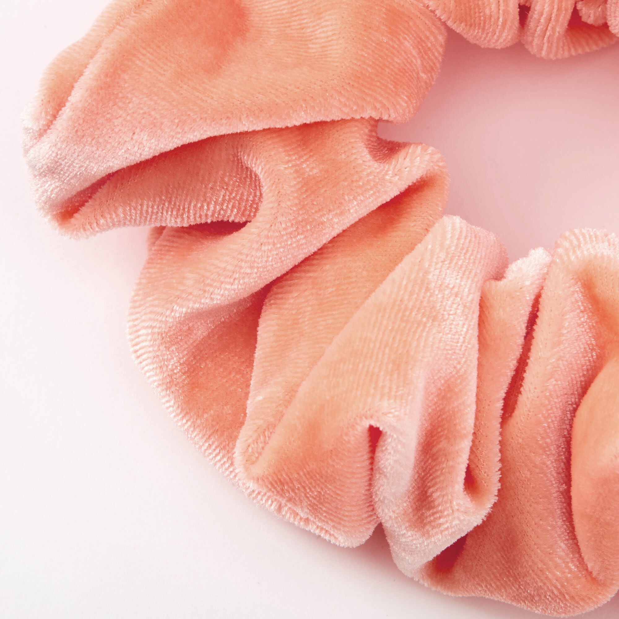 Medium Velvet Hair Scrunchie - Peach,