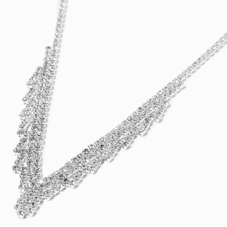 Collier de caract&egrave;re fa&ccedil;on plastron strass couleur argent&eacute;e,