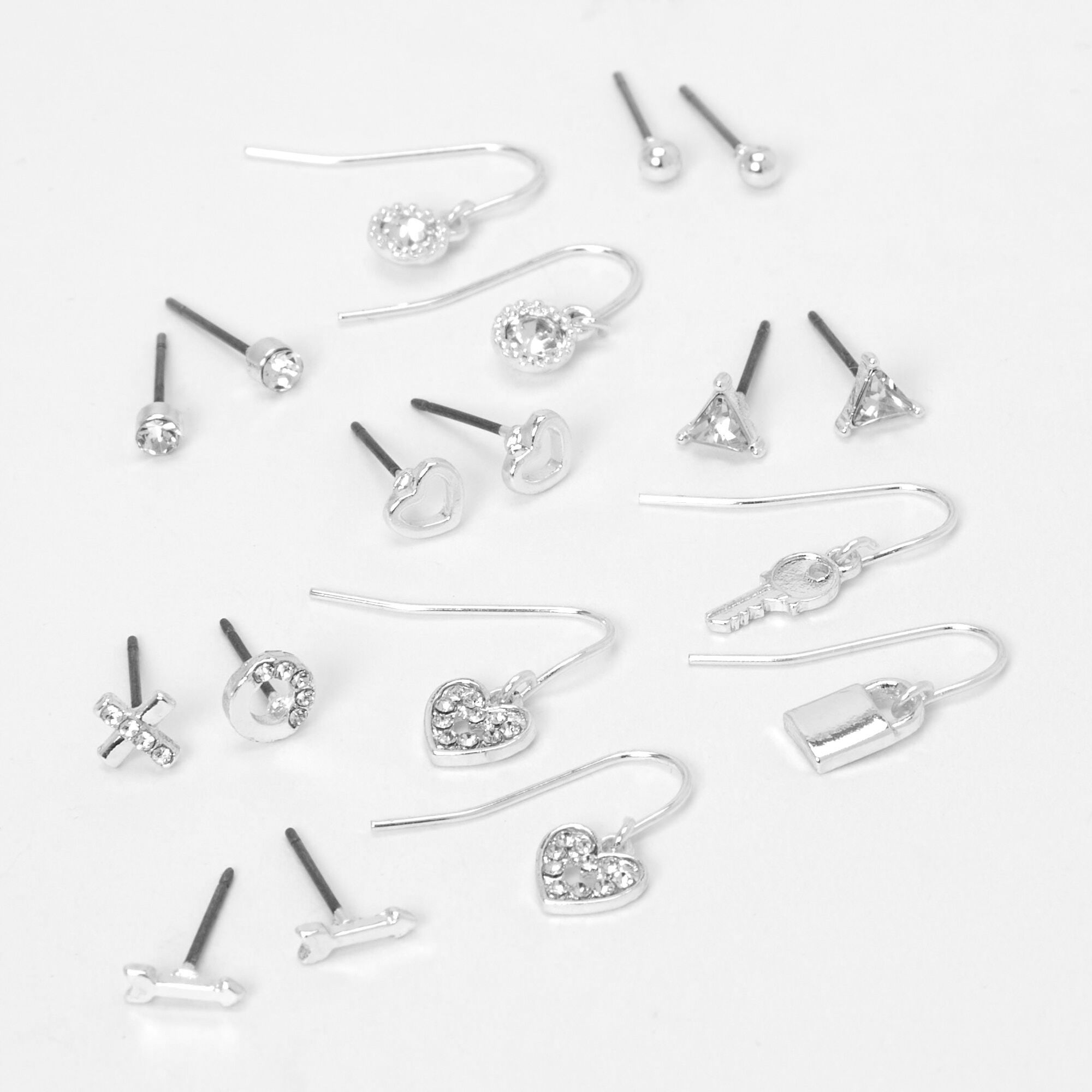 Claire's Clous d’oreilles et pendantes cœurs couleur argentée - Lot de 9
