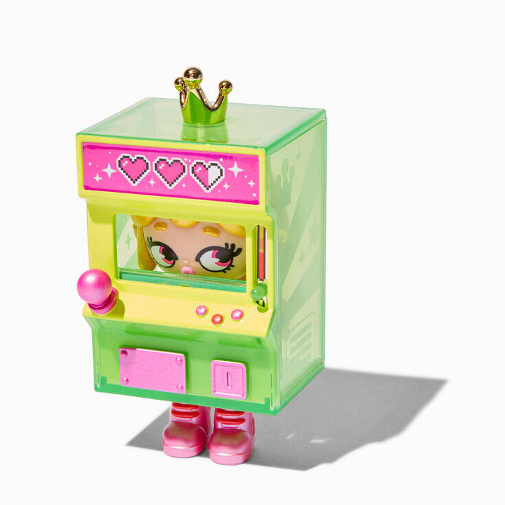 XOX Kweenie&trade; Quirky Kweens Mystery Figurine Blind Bag - Styles Vary,