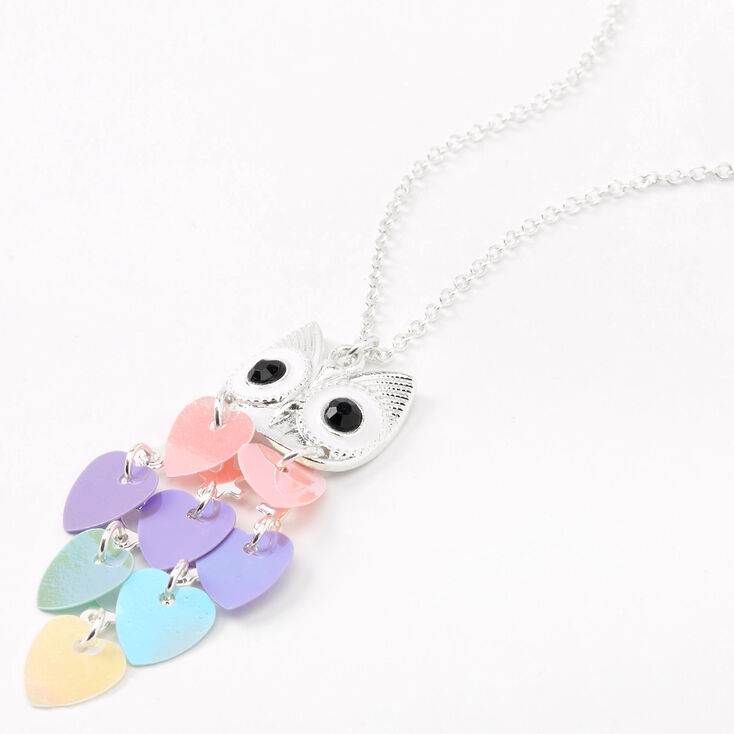 Collier &agrave; pendentif c&oelig;ur avec plume motif chouette couleur argent&eacute;e,