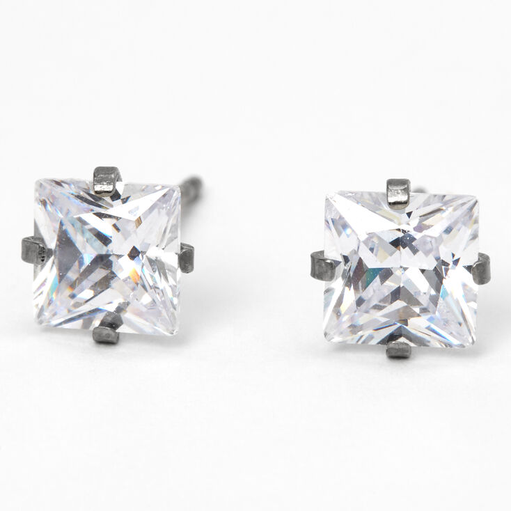 Clous d&#39;oreilles carr&eacute;s orn&eacute;s de strass en zircon cubique et titane couleur argent&eacute;e - 6&nbsp;mm - Collection C Luxe,