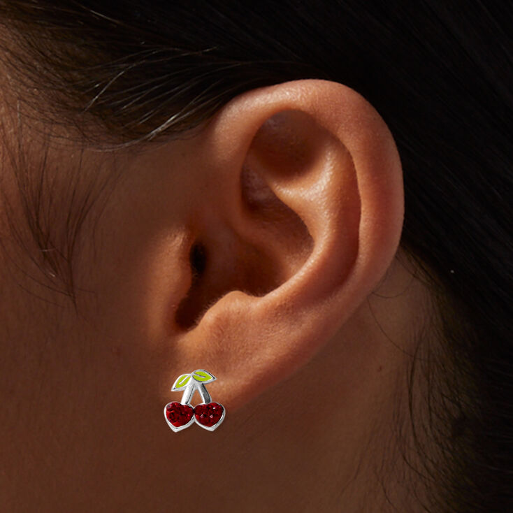 Clous d&#39;oreilles cerise c&oelig;ur strass couleur argent&eacute;e,
