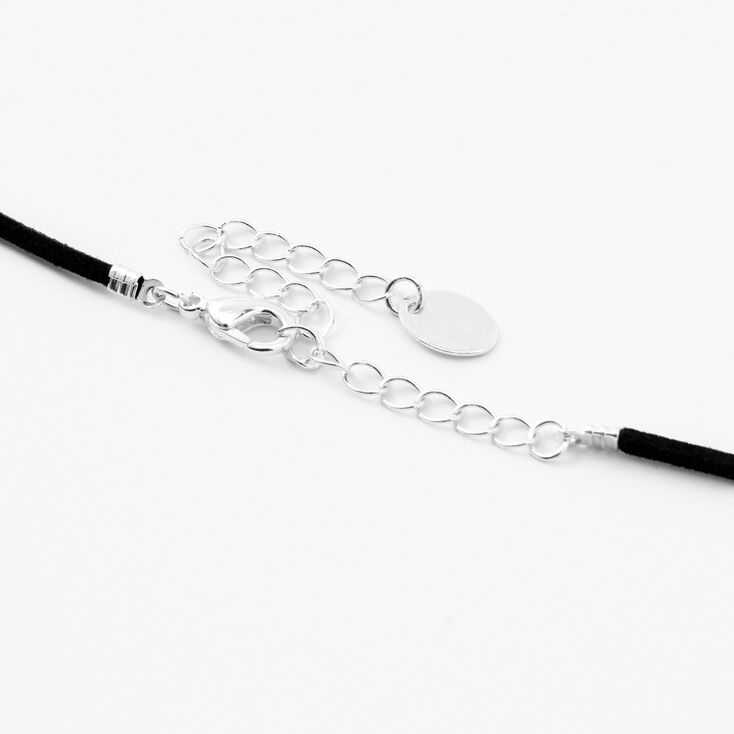 Collier en corde &agrave; pendentif marguerite noir et blanc,