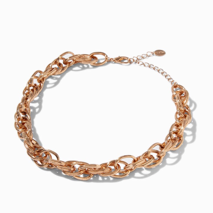 Collier de cha&icirc;ne &agrave; maillons ovales textur&eacute;s couleur dor&eacute;e,