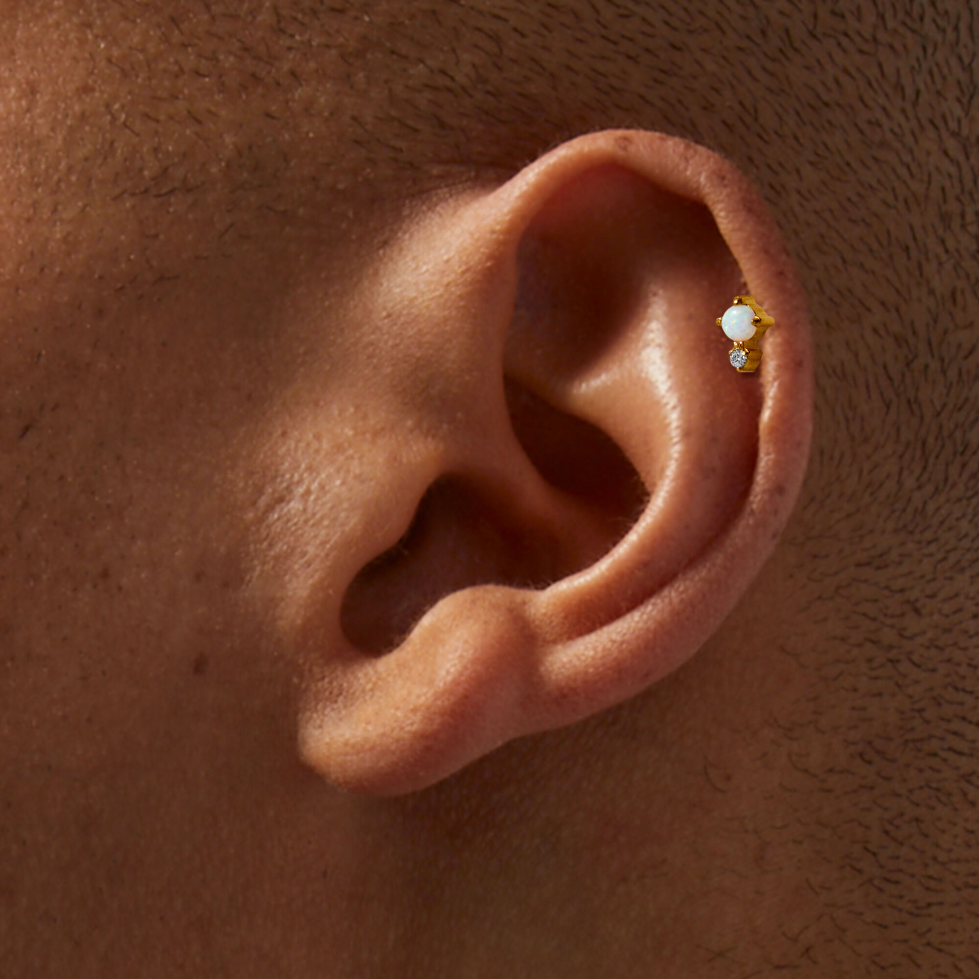 Cartilage earring stud flat back top