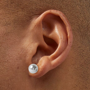 Clous d&rsquo;oreilles de diff&eacute;rentes tailles avec perles d&#39;imitation blancs - Lot de 9,
