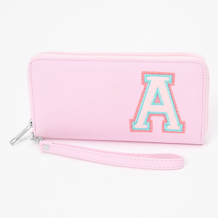 Claire's Pochette poignet à initiale rose style universitaire - A