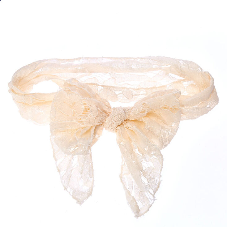 Foulard en dentelle ivoire,