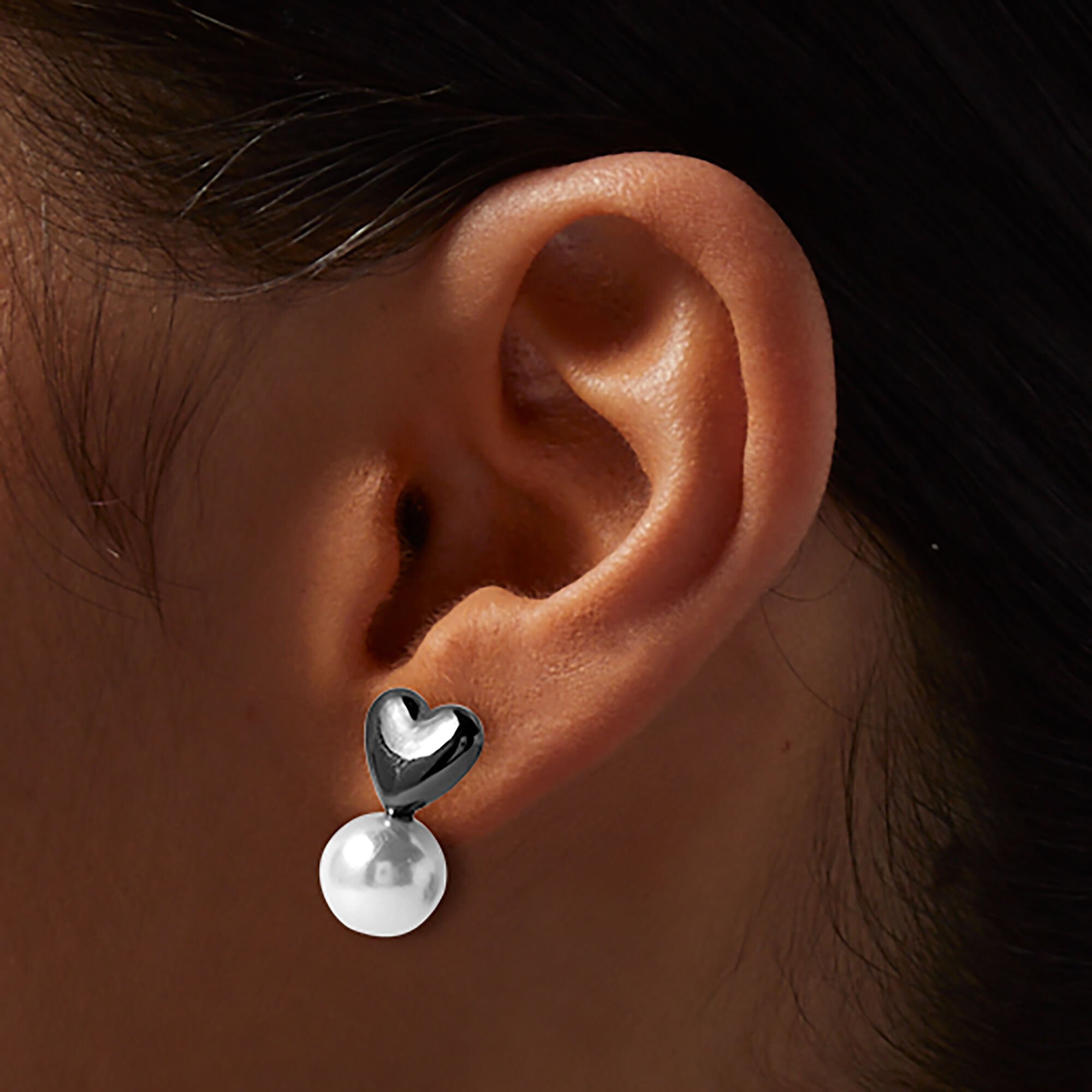 Black Heart & Pearl Stud Earrings,