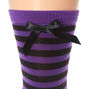 Chaussettes montantes &agrave; rayures violettes,
