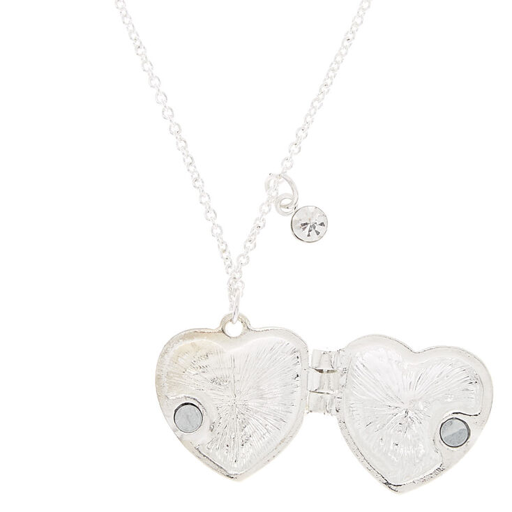 Collier &agrave; pendentif avec m&eacute;daillon en forme de c&oelig;ur en strass couleur argent&eacute;,