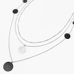 Collier &agrave; pendentifs multi-rangs en filigrane couleur argent&eacute;e et noir,