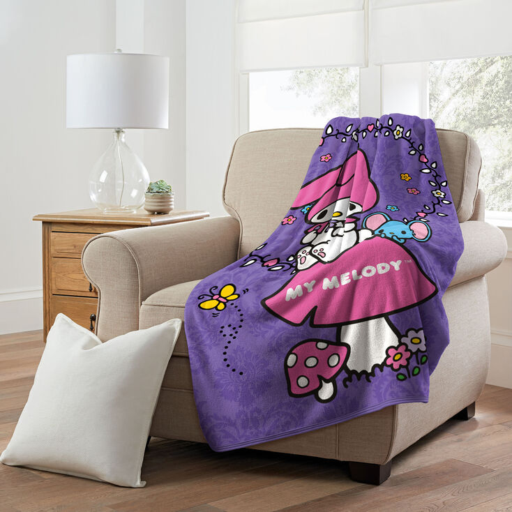 My Melody&trade; Lavender Petals Micro Raschel Throw &#40;ds&#41;,