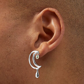 Clous d&#39;oreilles d&eacute;coup&eacute;s lune et goutte couleur argent&eacute;e,