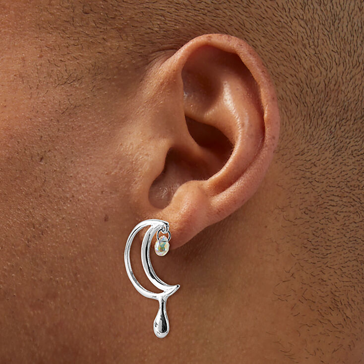 Clous d&#39;oreilles d&eacute;coup&eacute;s lune et goutte couleur argent&eacute;e,