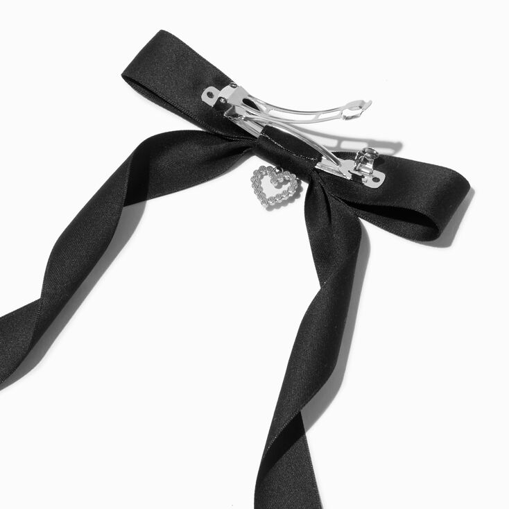 Barrette &agrave; longs pans satin&eacute;e noire avec breloque c&oelig;ur,