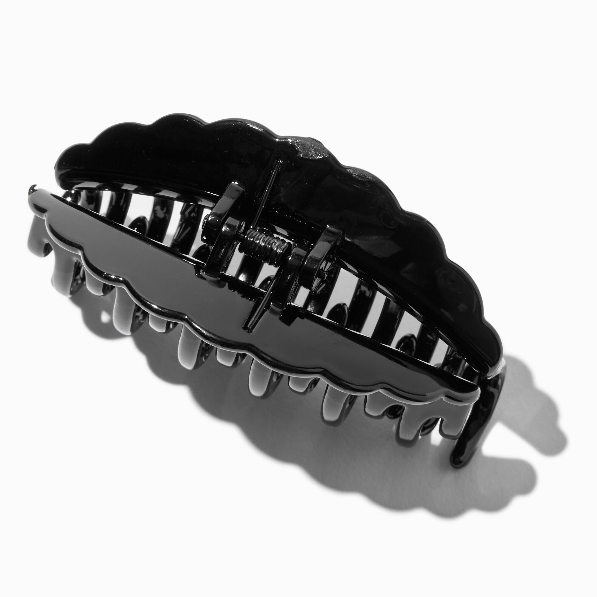 Black Medium Scalloped Hair Claw,