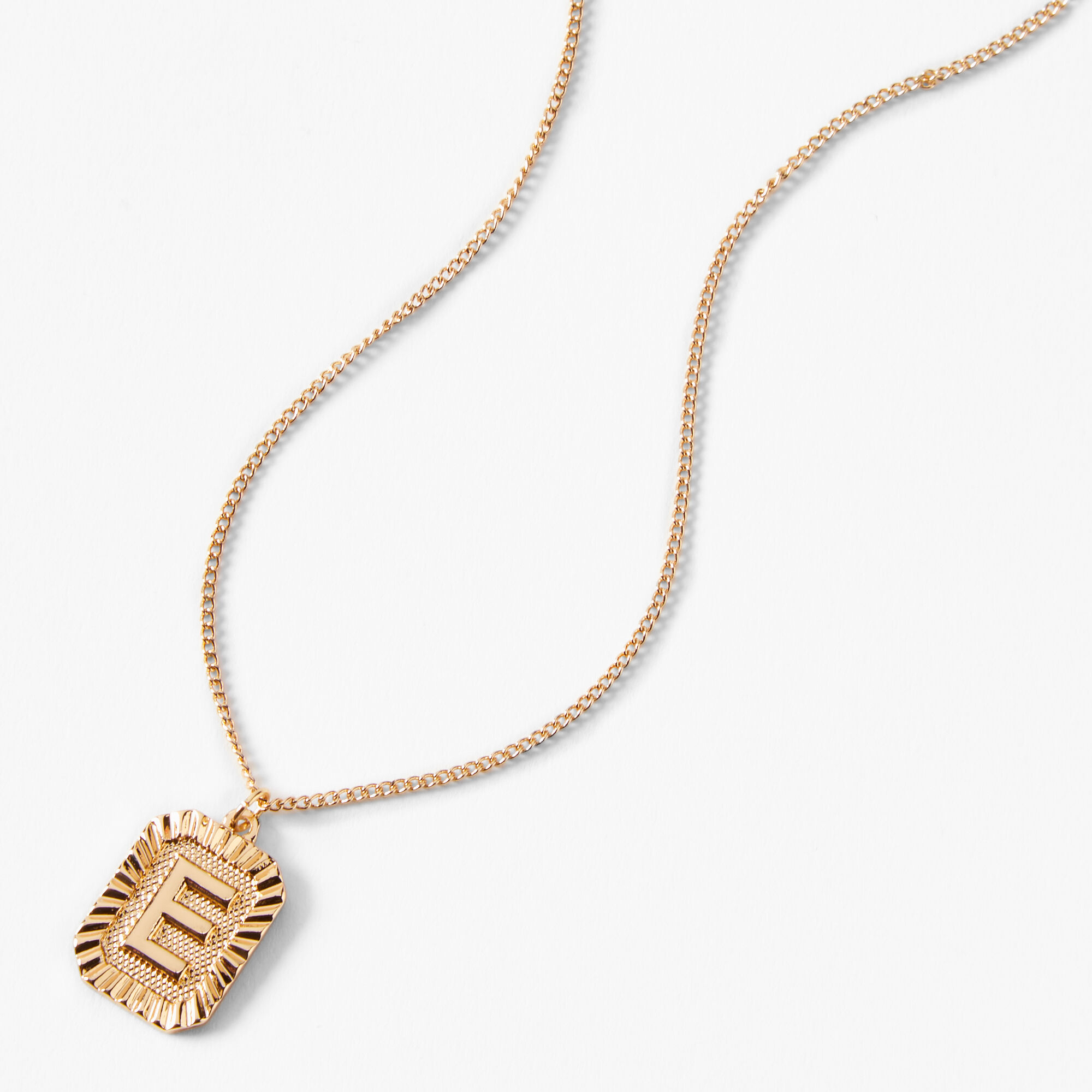 Gold e outlet initial necklace