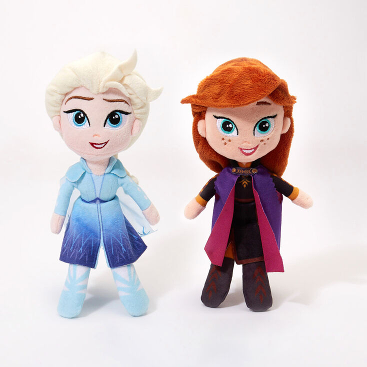 Peluche Elsa ou Anna La Reine des Neiges 2 de &copy;Disney &ndash; Les mod&egrave;les peuvent varier,