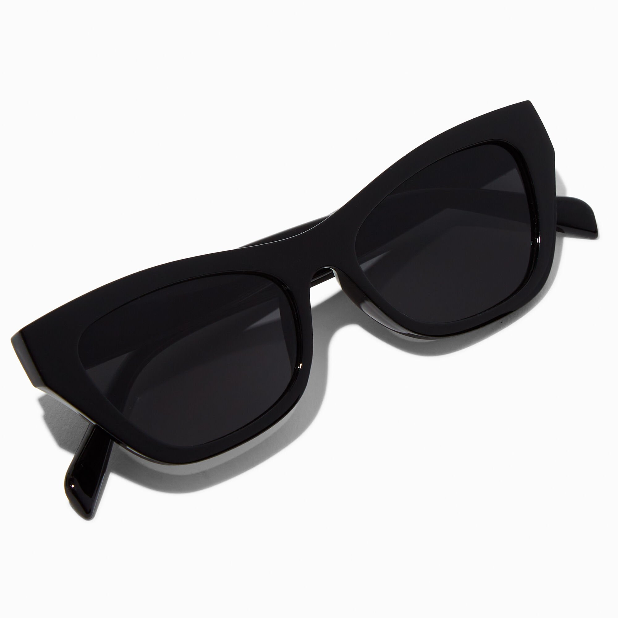 Lunettes de soleil œil de chat noires,