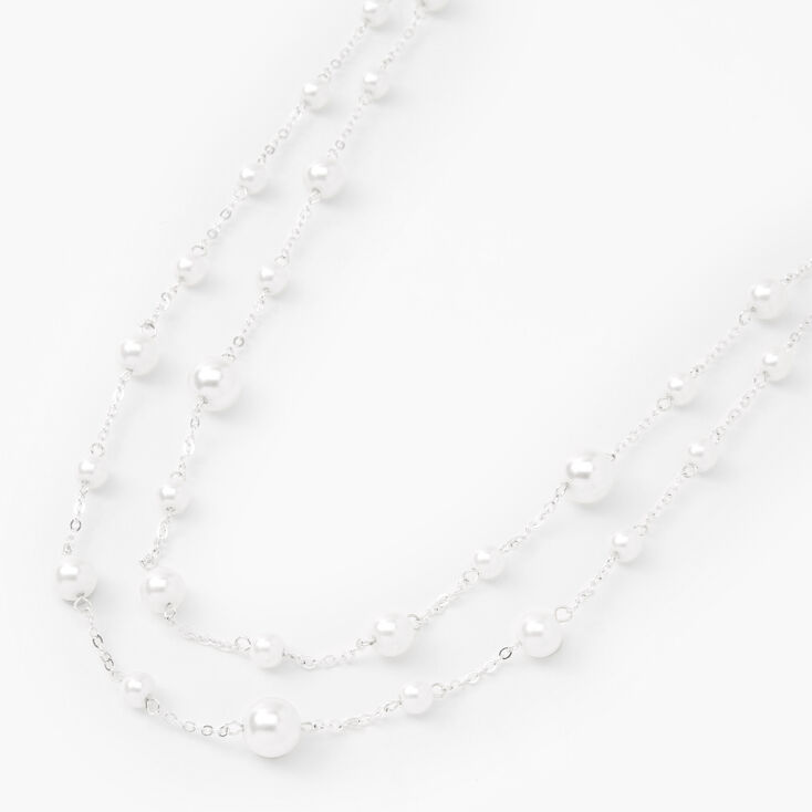 Collier multi-rangs perles d&rsquo;imitation superpos&eacute; couleur argent&eacute;e,