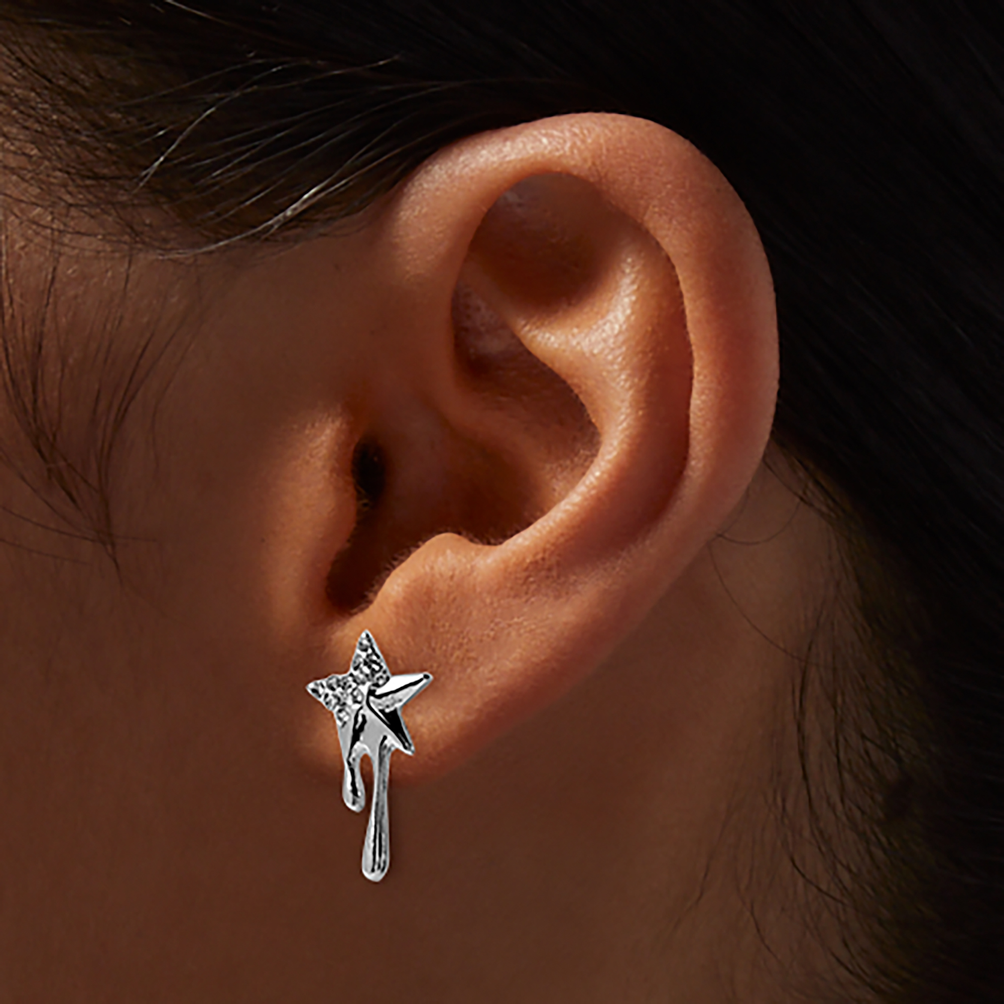 [TATIANA] 21FW新作☆Touwallet Star Earrings 全2色 Silver-tone Crystal Dripping Star Stud Earrings | Claire's US